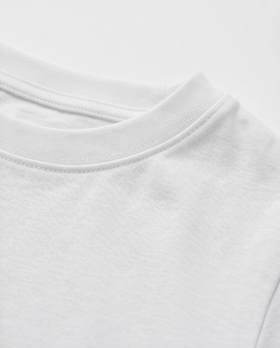 Klasyczny biały t-shirt  2