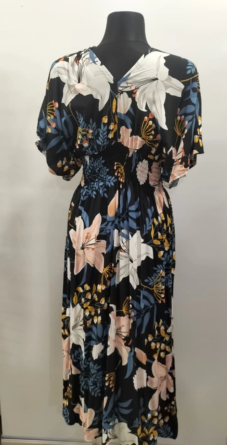 Sukienka maxi w kwiatowe wzory 3