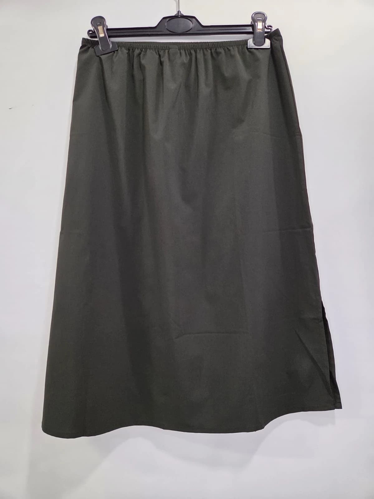 Ciemnozielone halka Uniqlo 1