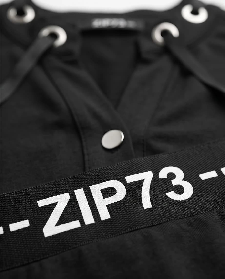 Czarna sukienka ZIP73 2