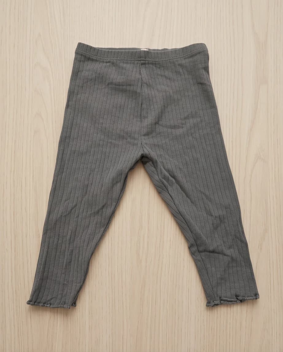 Szare, prążkowane legginsy 