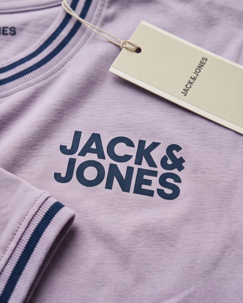 Klasyczny t-shirt Jack & Jones w kolorze lawendowym - widok 2
